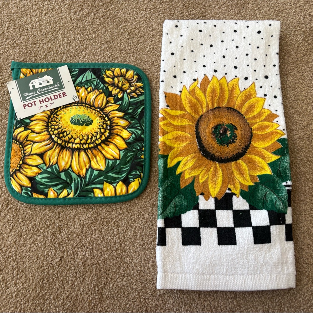 NWT Sunflower Pot Holder and Hand Towel Set Vintage 1990s 90s Kitchen Gift